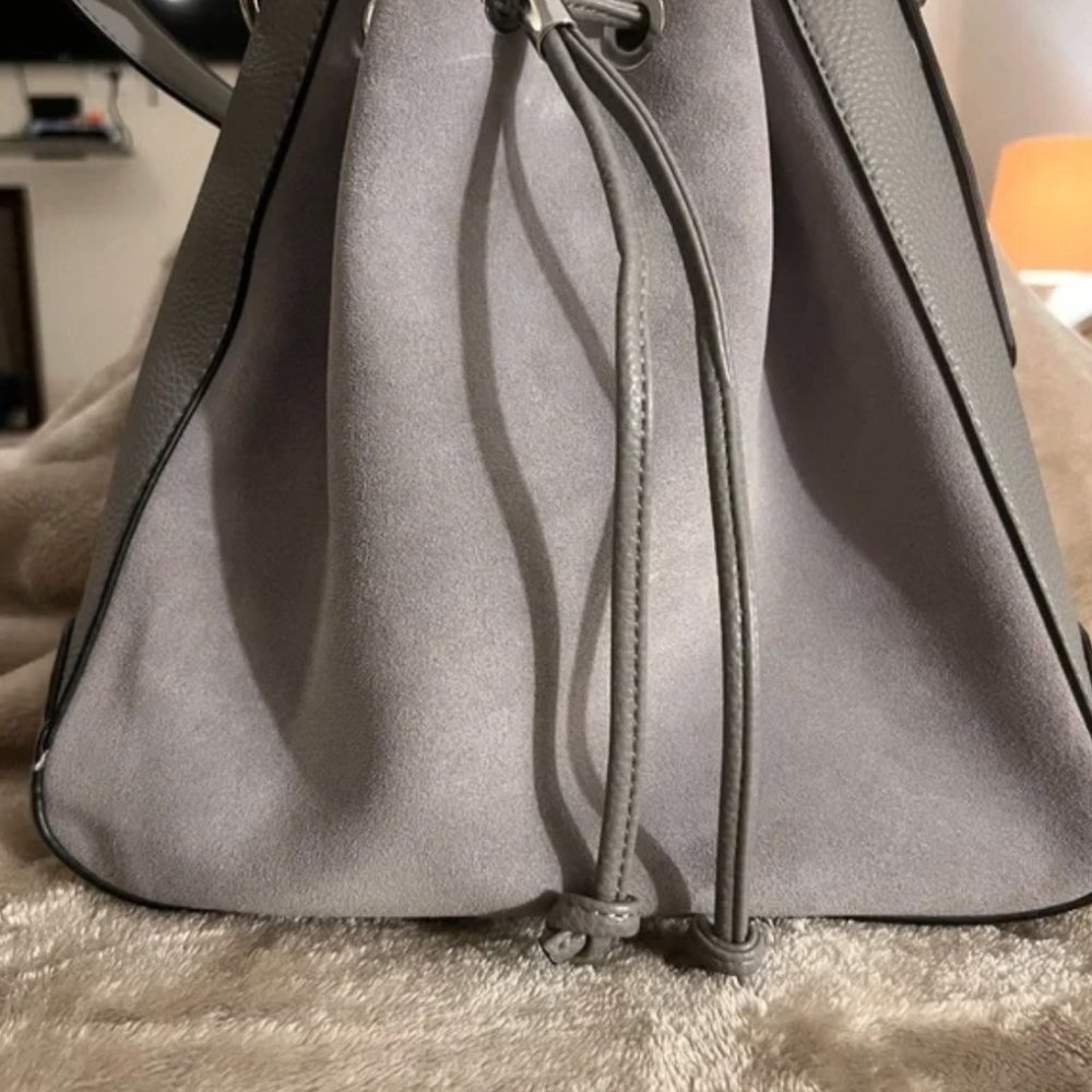 Zara Bucket Bag - Picture 2 of 10